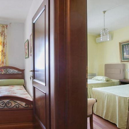 Royal Holiday Apartments Sveti Stefan Esterno foto