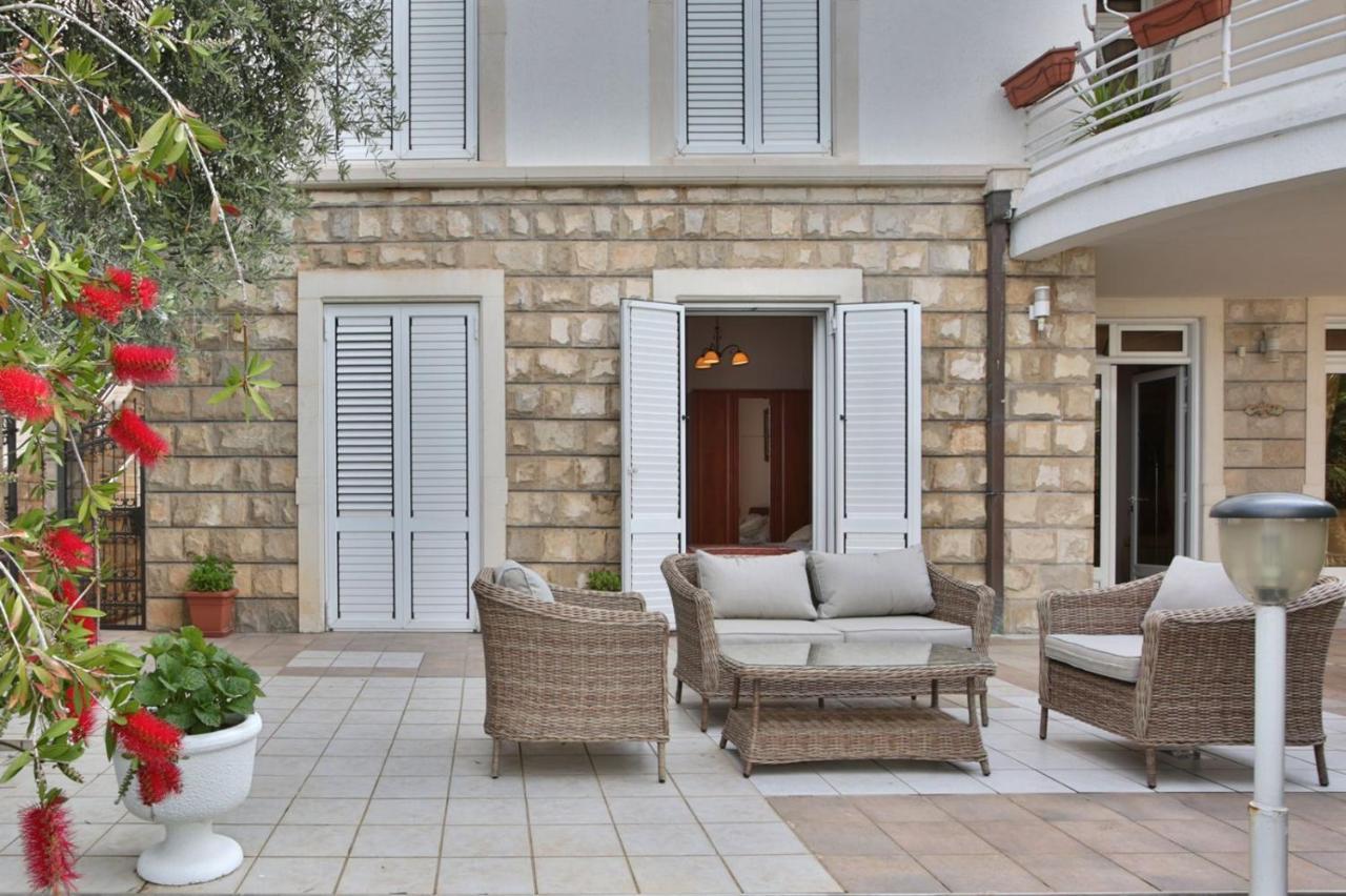 Royal Holiday Apartments Sveti Stefan Esterno foto