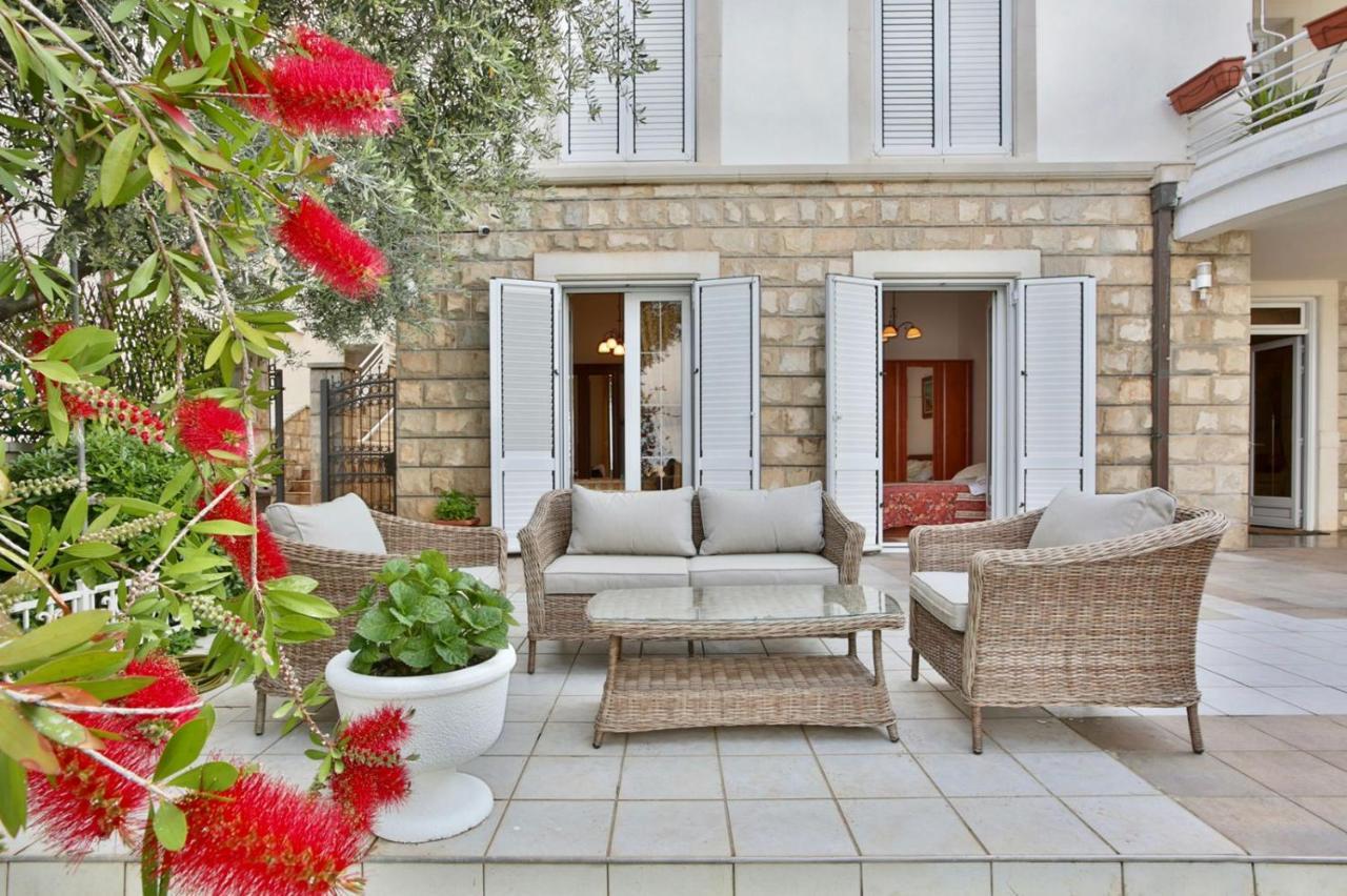 Royal Holiday Apartments Sveti Stefan Esterno foto