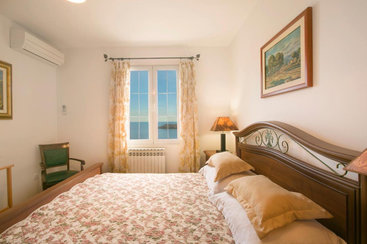 Royal Holiday Apartments Sveti Stefan Esterno foto