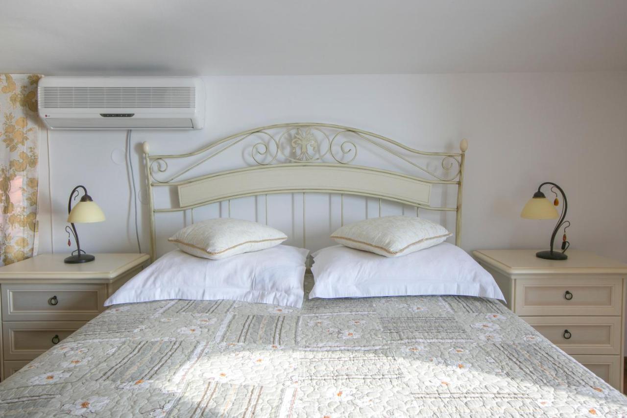 Royal Holiday Apartments Sveti Stefan Esterno foto