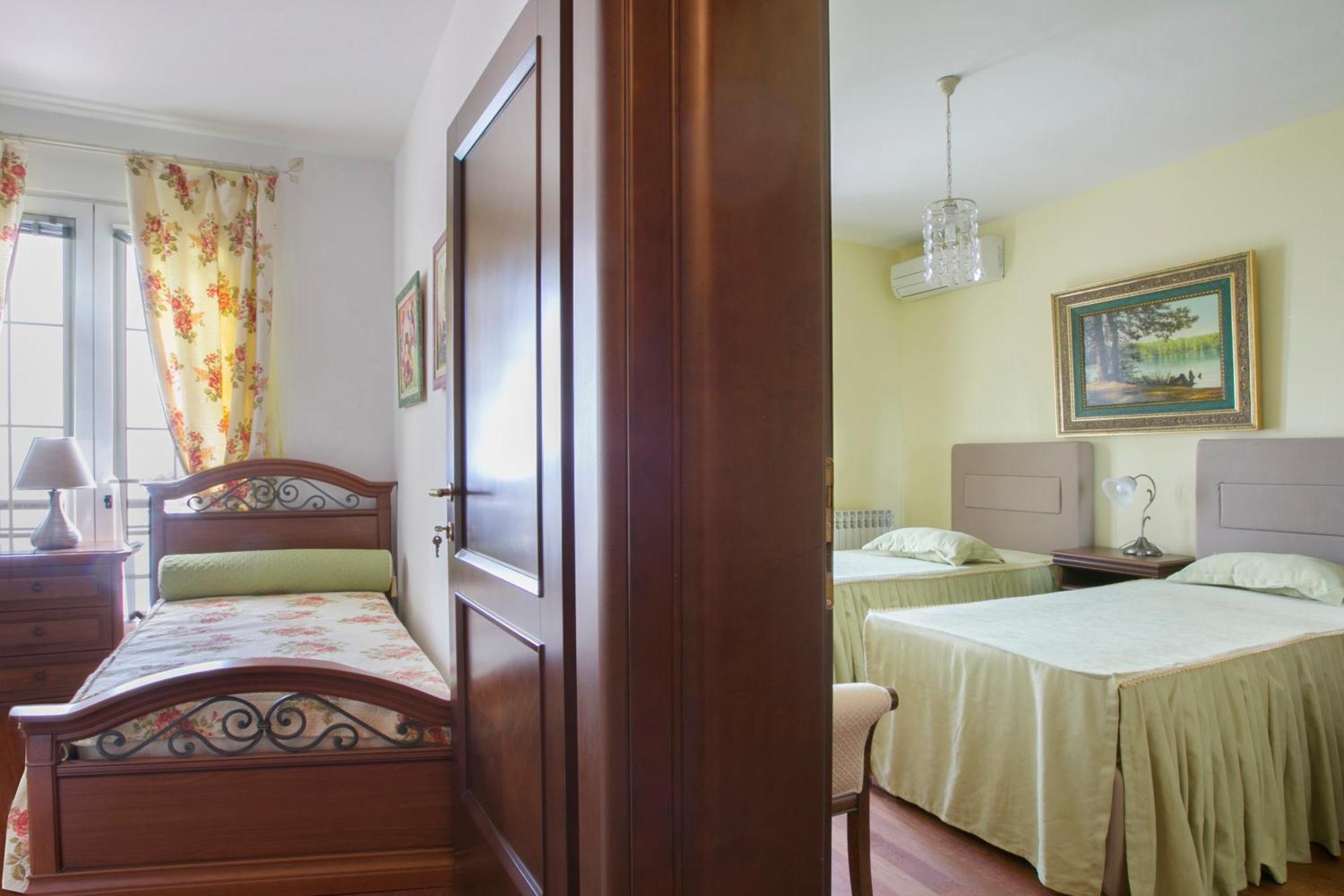 Royal Holiday Apartments Sveti Stefan Esterno foto
