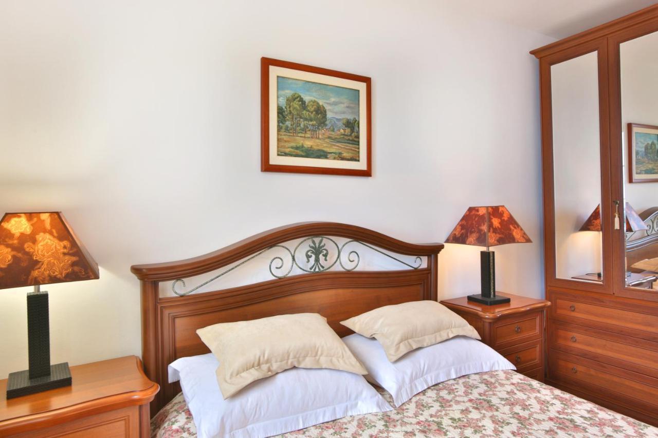 Royal Holiday Apartments Sveti Stefan Esterno foto