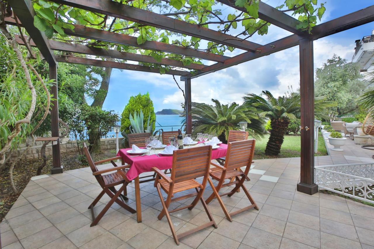 Royal Holiday Apartments Sveti Stefan Esterno foto