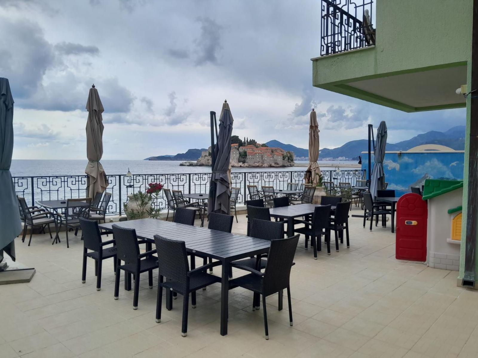 Royal Holiday Apartments Sveti Stefan Esterno foto