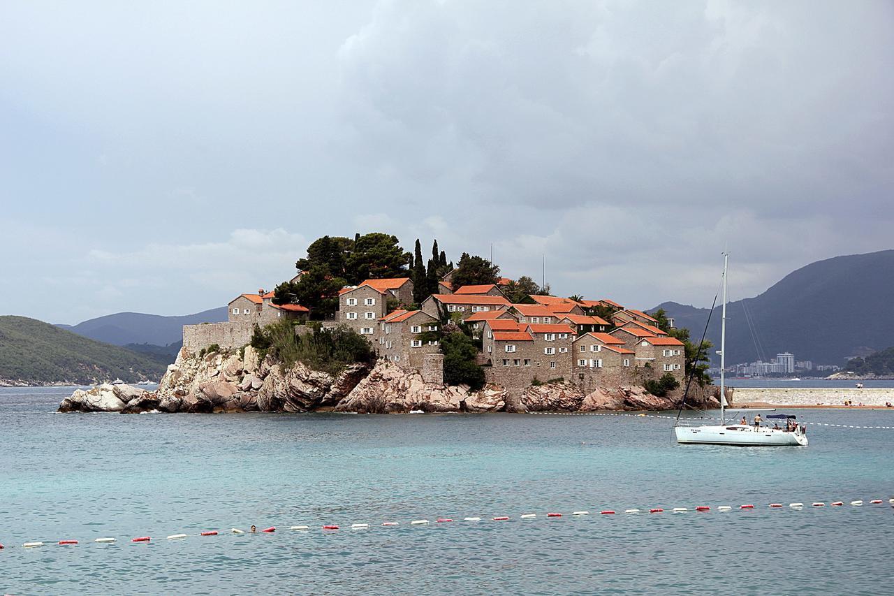 Royal Holiday Apartments Sveti Stefan Esterno foto