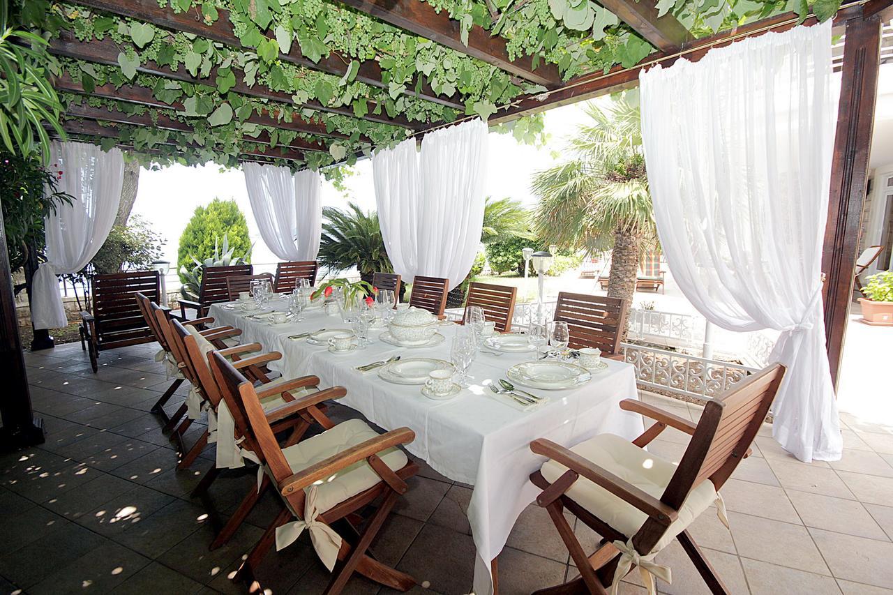 Royal Holiday Apartments Sveti Stefan Esterno foto