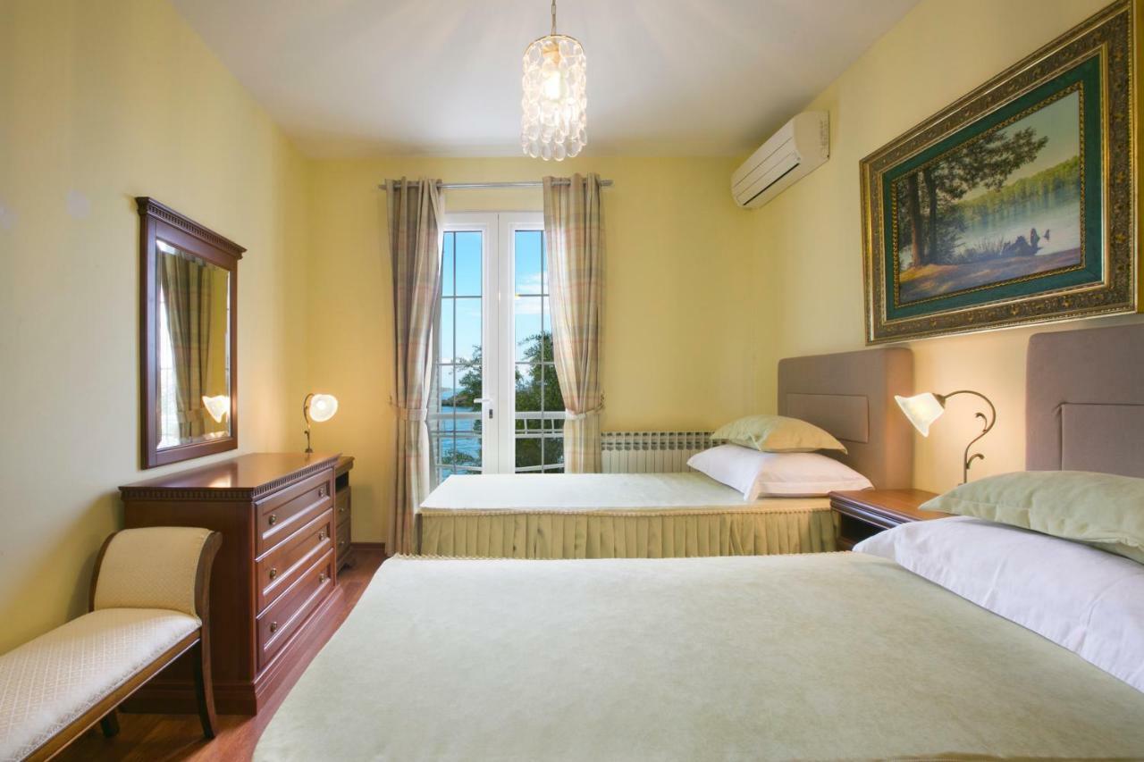 Royal Holiday Apartments Sveti Stefan Esterno foto