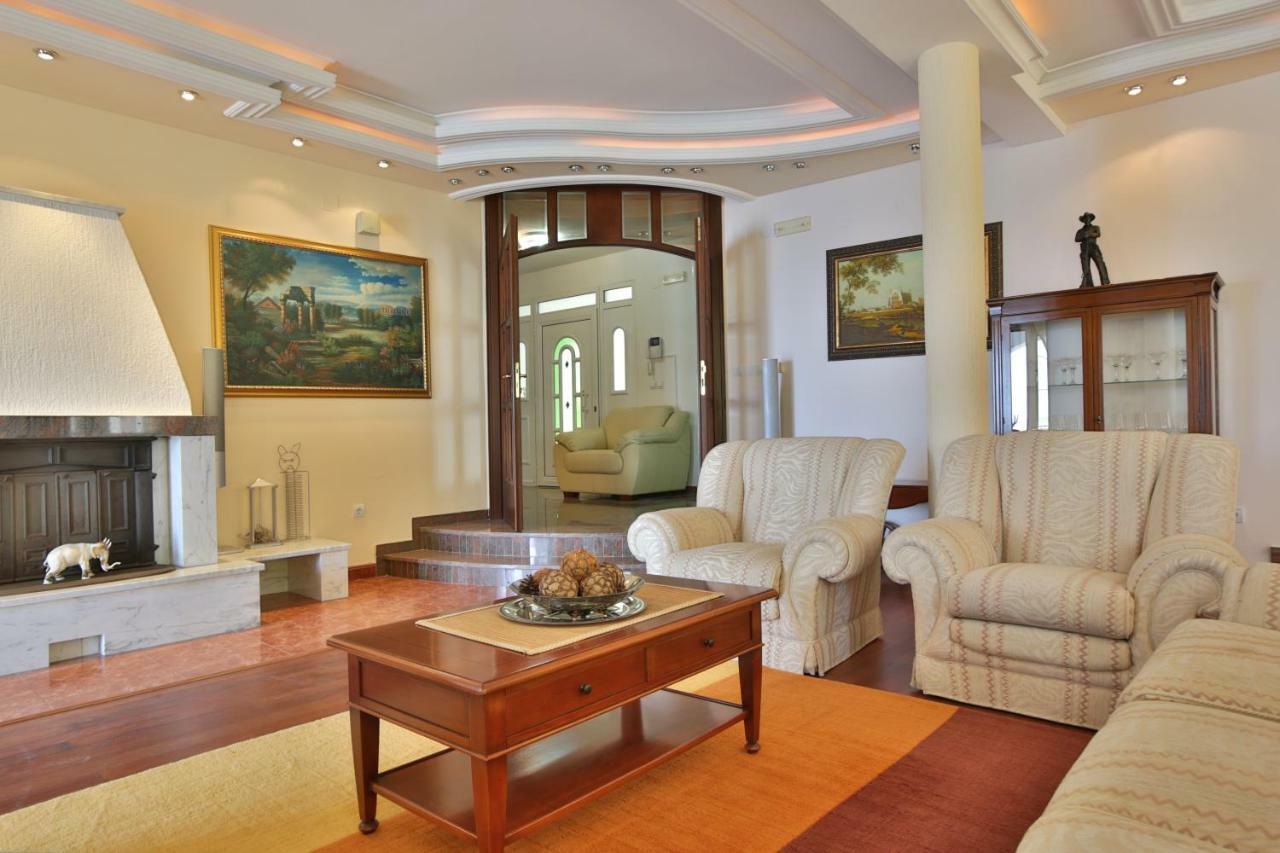 Royal Holiday Apartments Sveti Stefan Esterno foto