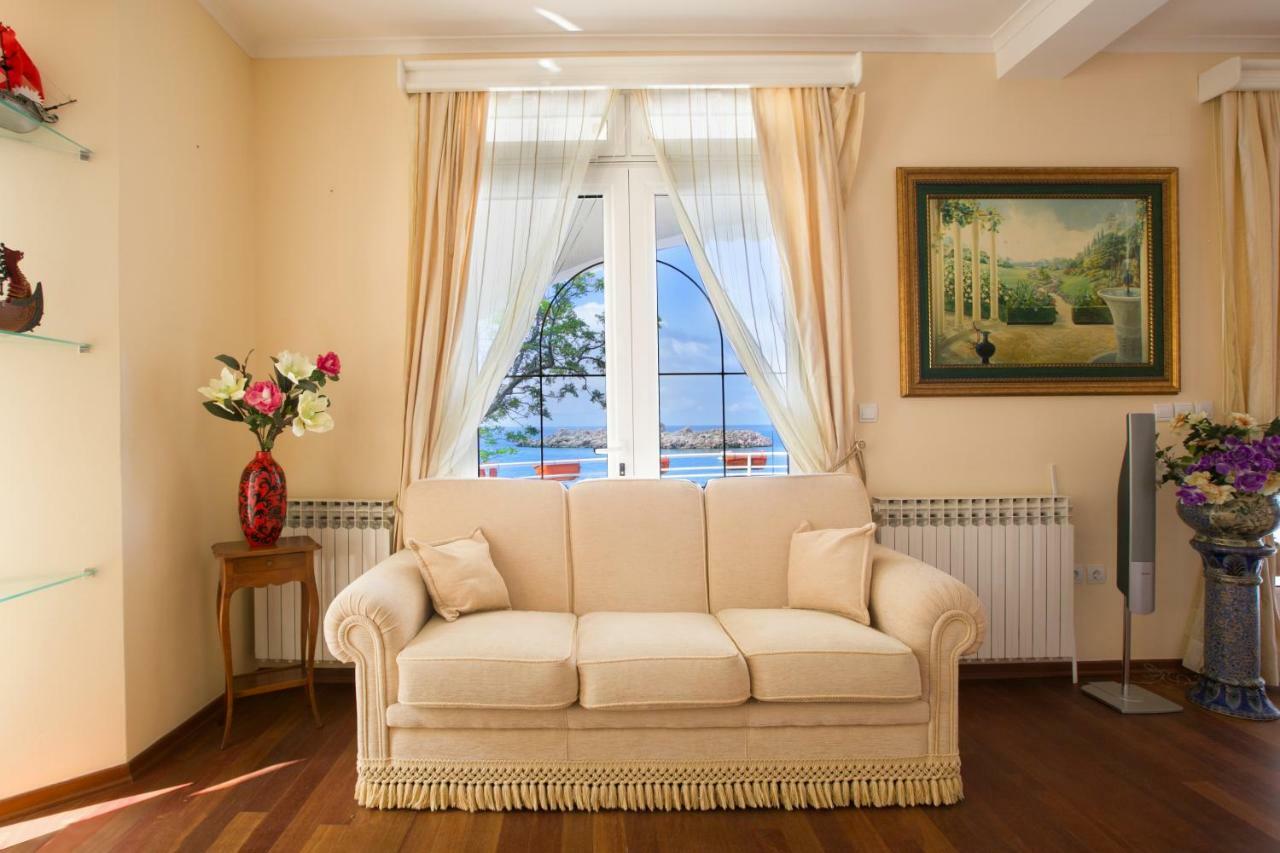 Royal Holiday Apartments Sveti Stefan Esterno foto