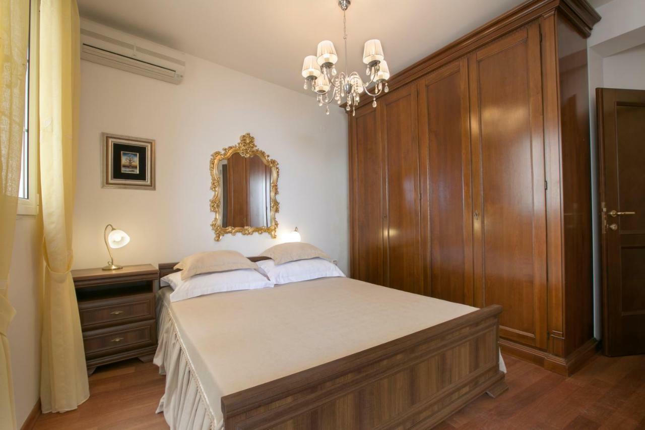 Royal Holiday Apartments Sveti Stefan Esterno foto