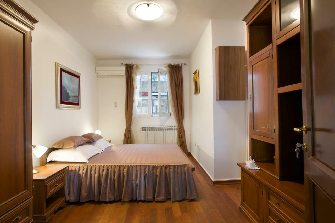 Royal Holiday Apartments Sveti Stefan Esterno foto
