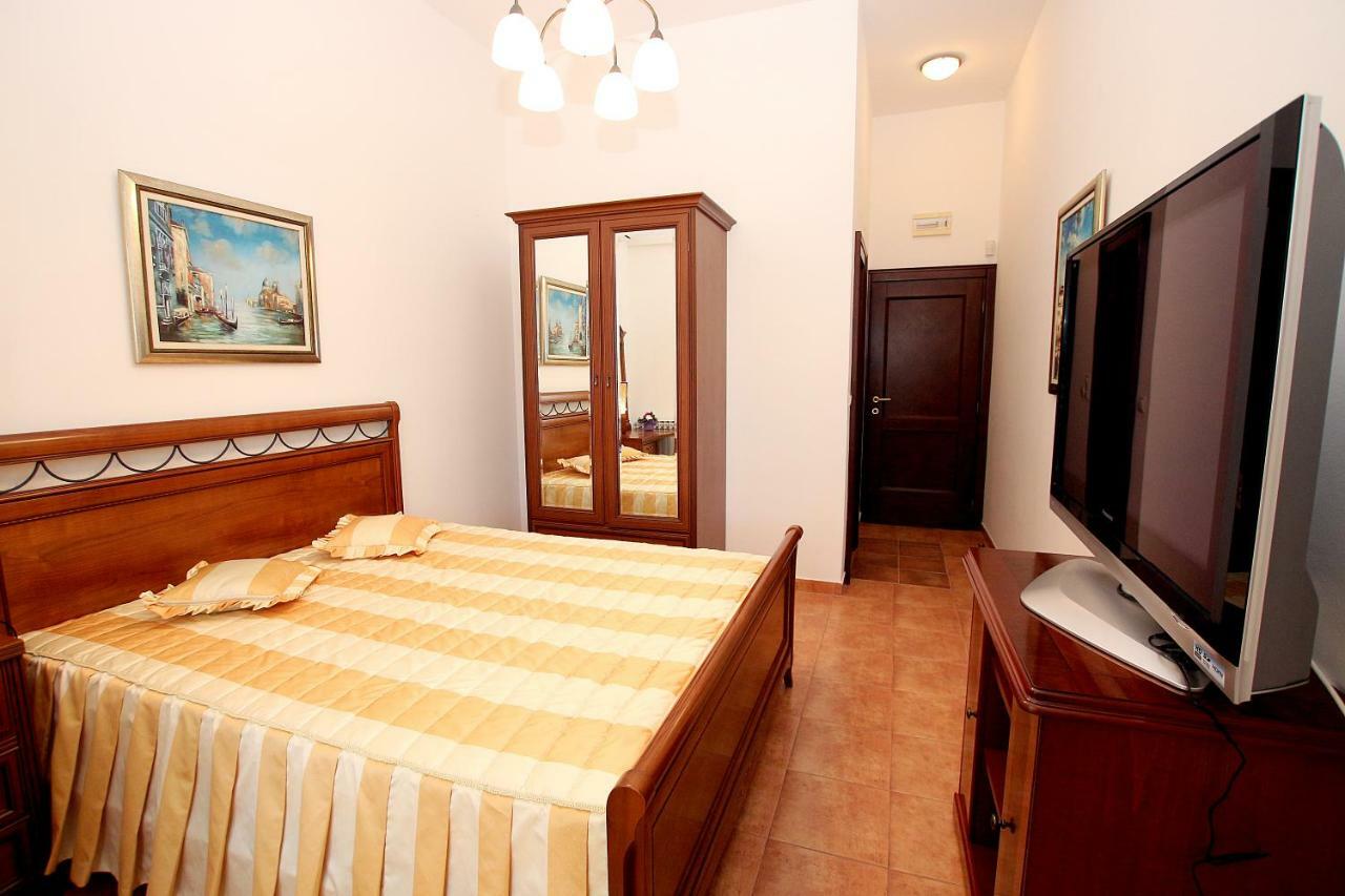 Royal Holiday Apartments Sveti Stefan Esterno foto